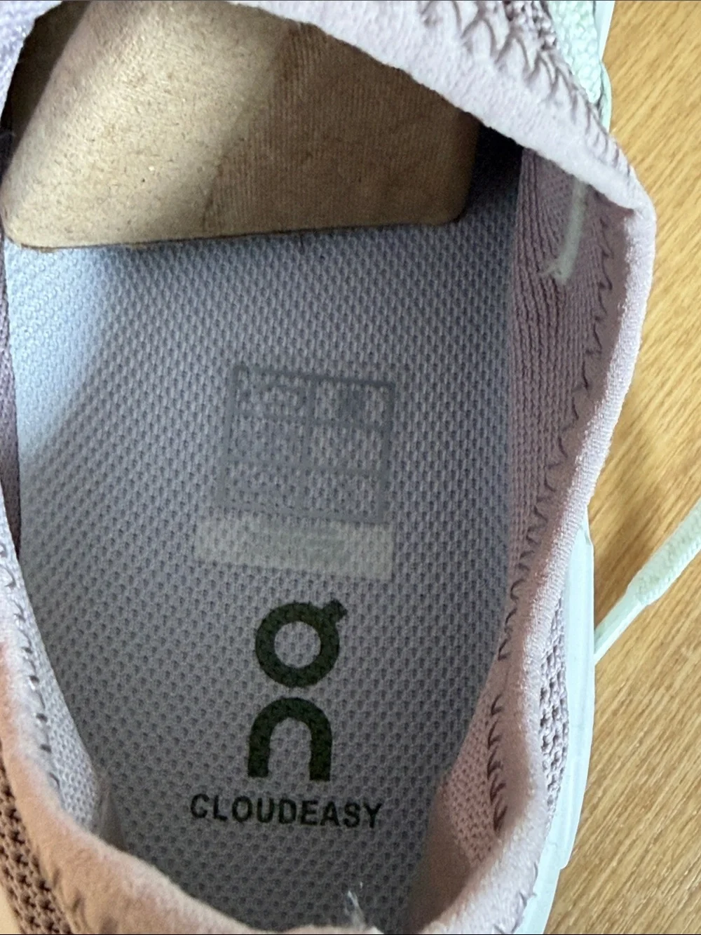 Women’s On Cloud Cloudeasy Sneakers Aloe/Heron size 9M